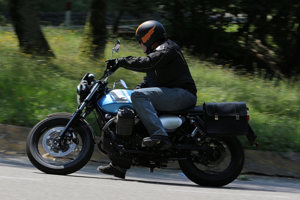 Moto Guzzi v7 II Stone