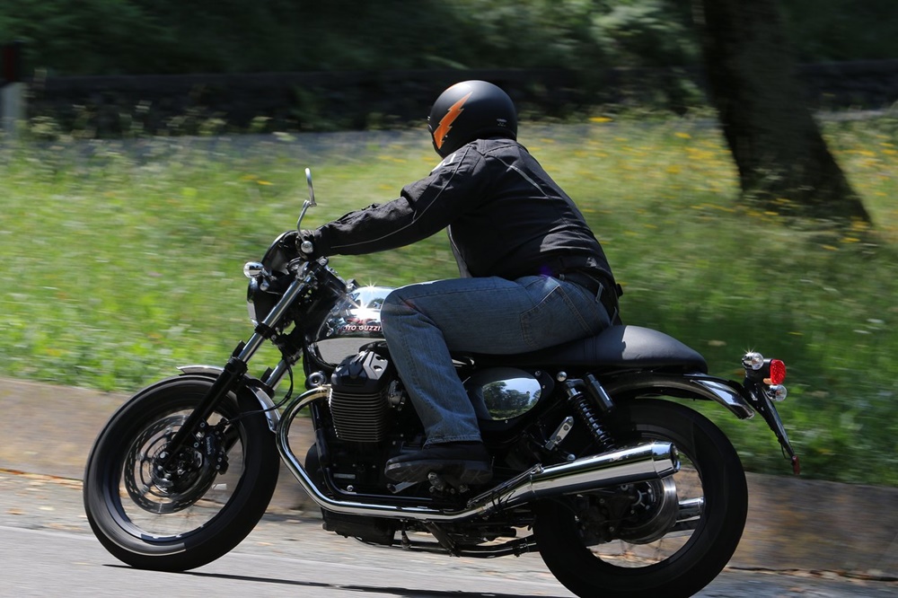 Moto Guzzi v7 II Stone